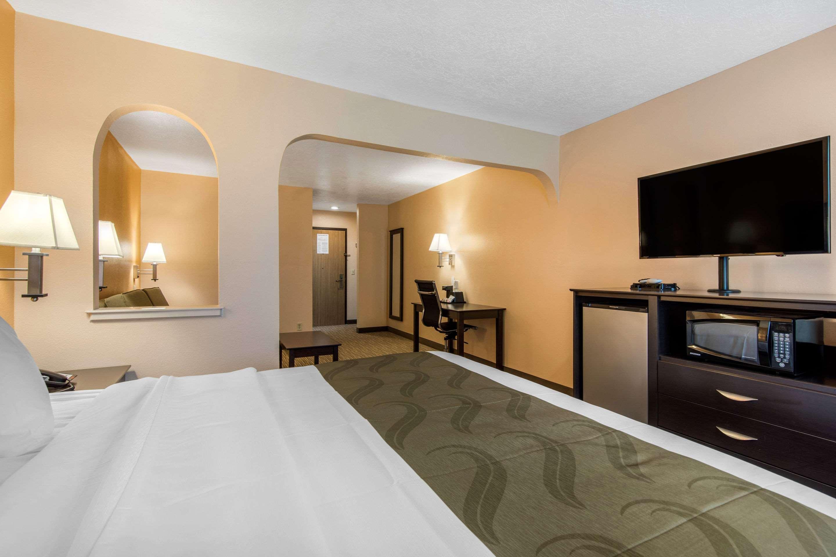 Quality Inn & Suites Albuquerque North Near Balloon Fiesta Park Екстер'єр фото