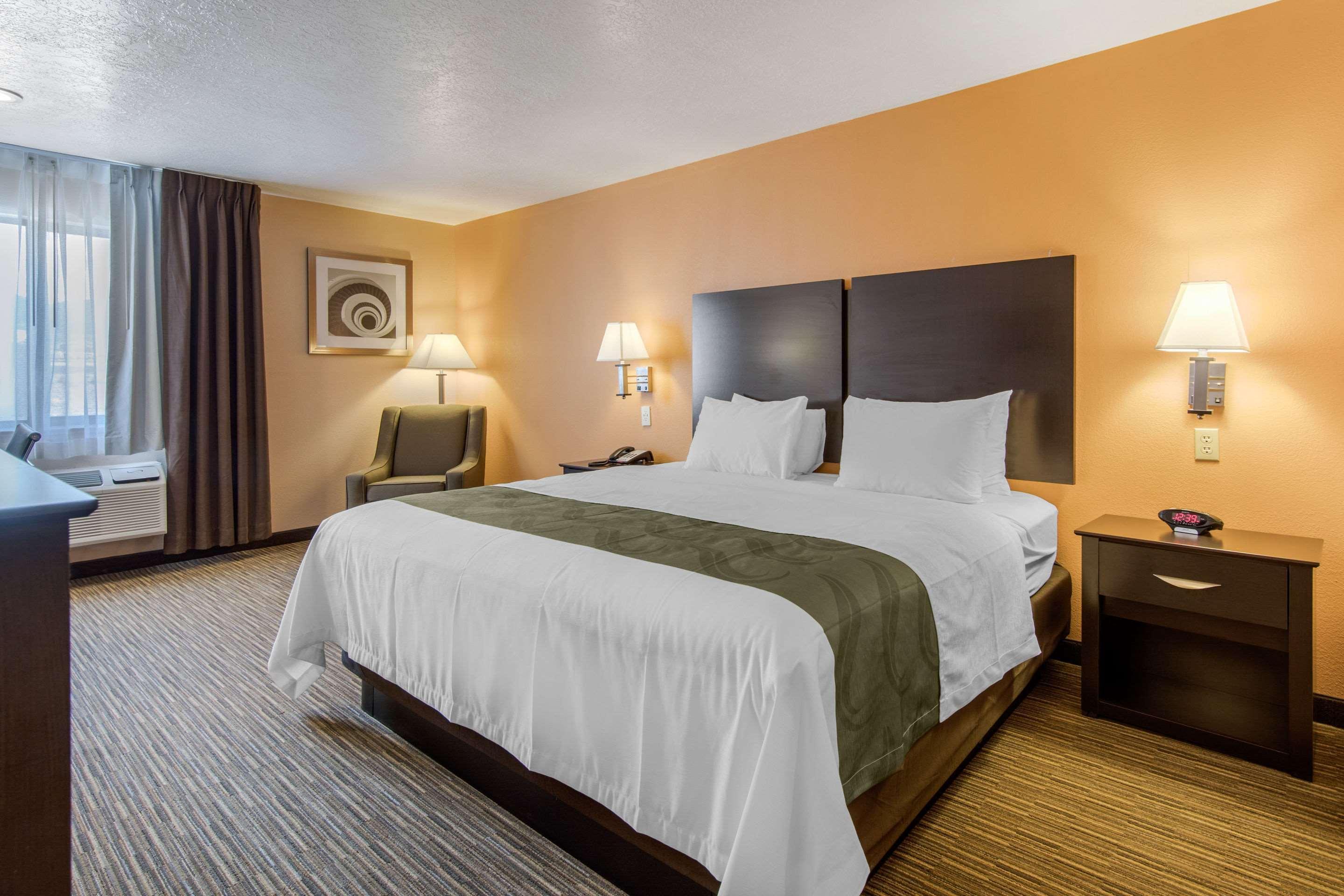 Quality Inn & Suites Albuquerque North Near Balloon Fiesta Park Екстер'єр фото